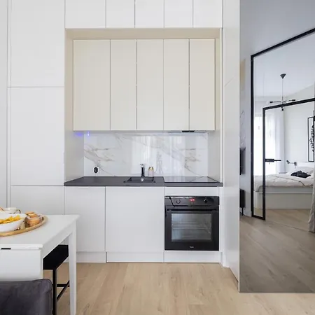 Harmonia Gdansk, Blisko Morza.